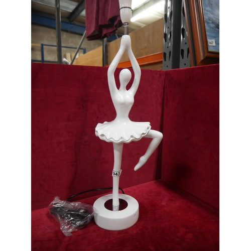 943 - FIGURINE LAMP