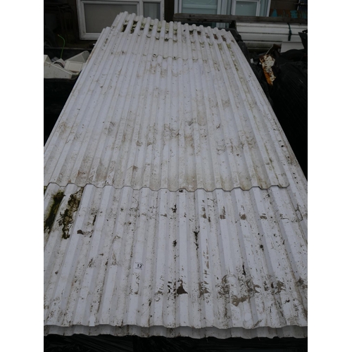 12 - LOT OF PVC CLADDING