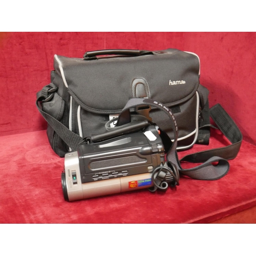 830 - CAMERA & BAG