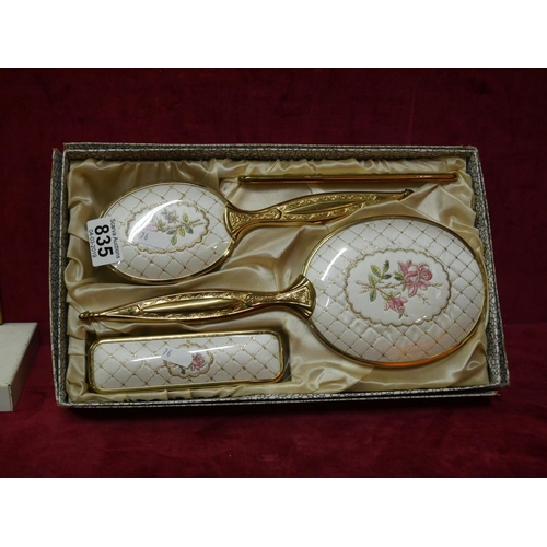 835 - DRESSING TABLE SET