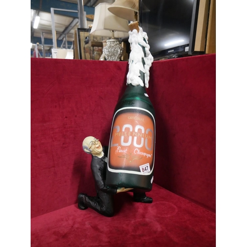 847 - CHAMPAGNE ORNAMENT