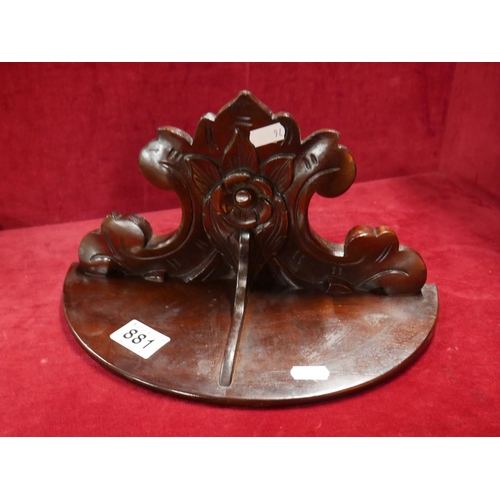 881 - VICTORIAN WALL BRACKET