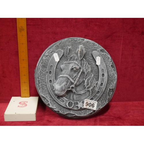 906 - HORSE PLAQUE