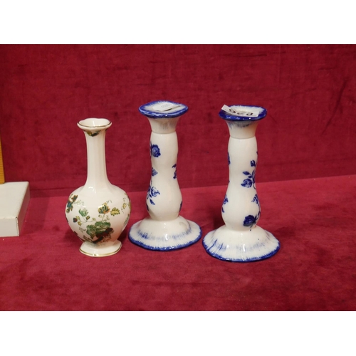 826 - CERAMIC CANDLE HOLDERS & MASONS BUD VASE