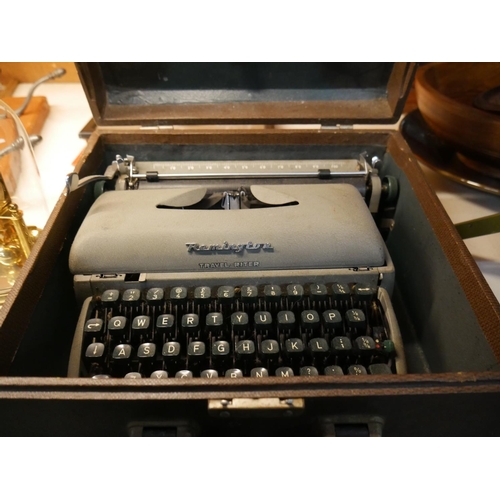 940 - TYPEWRITER