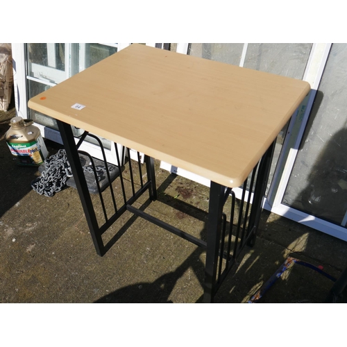 64 - METAL BASE TABLE