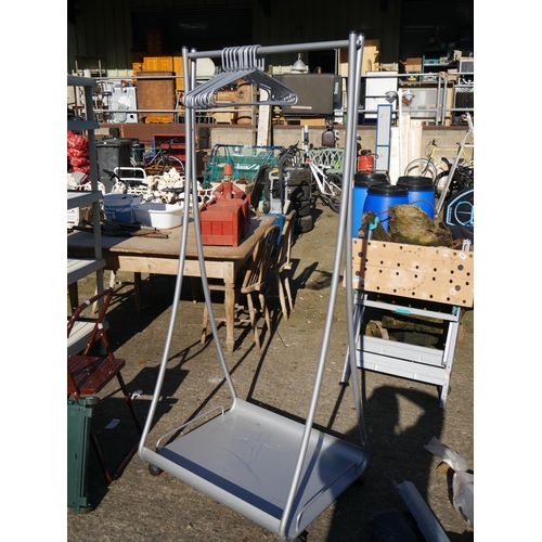 82 - COAT STAND