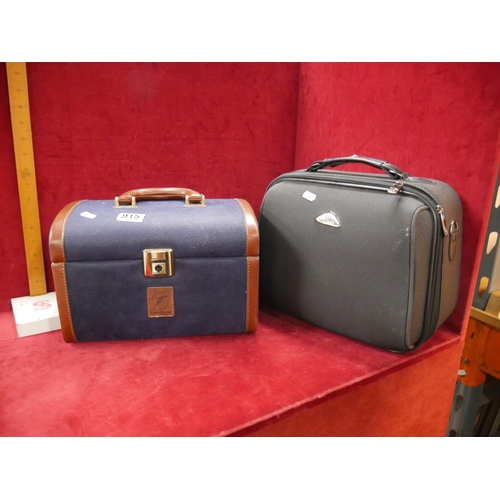 915 - 2 VANITY CASES