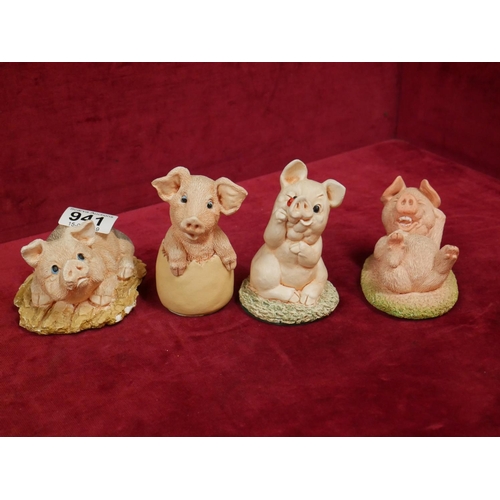 941 - 4 PIG FIGURES