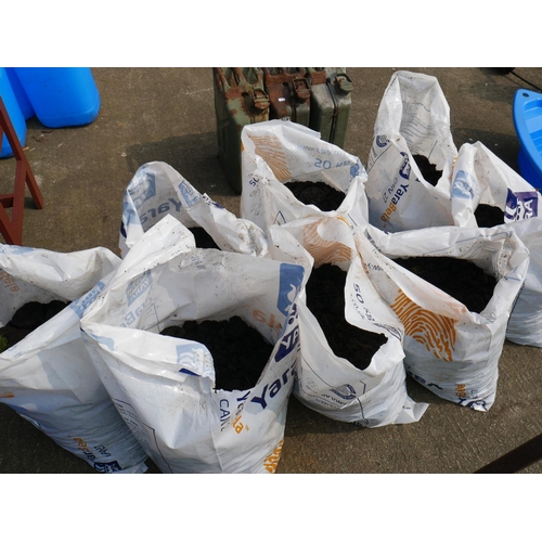 72 - 8 BAGS OF PEAT