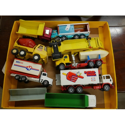 301 - BOX OF MODEL CARS