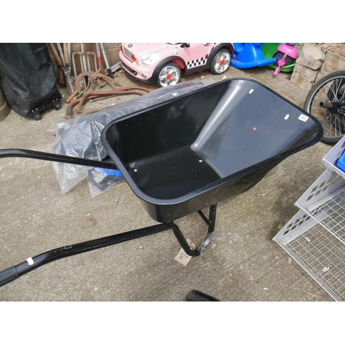 141 - NEW WHEELBARROW