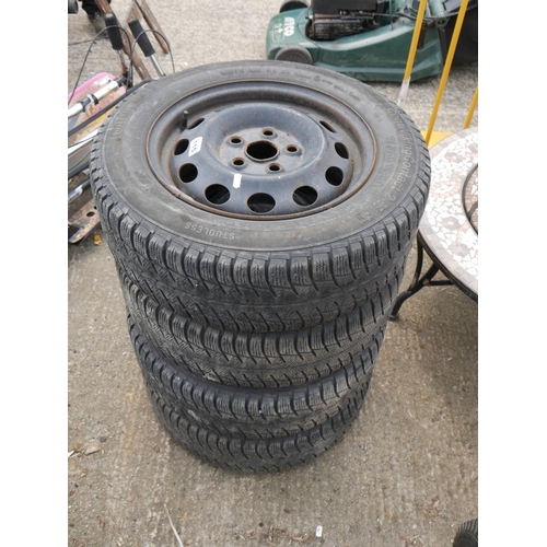 115 - LOT OF WHEELS