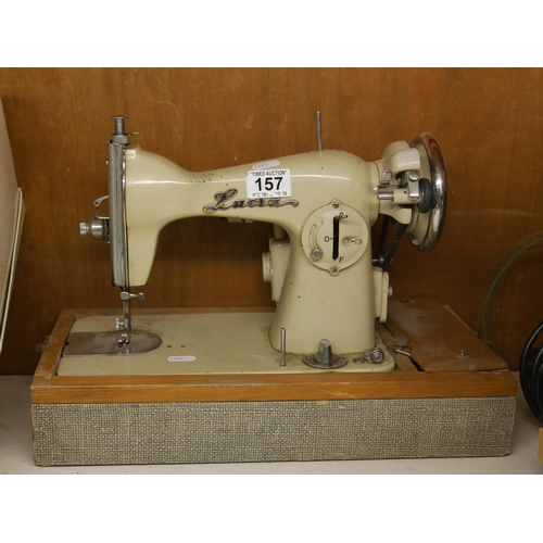 157 - SEWING MACHINE