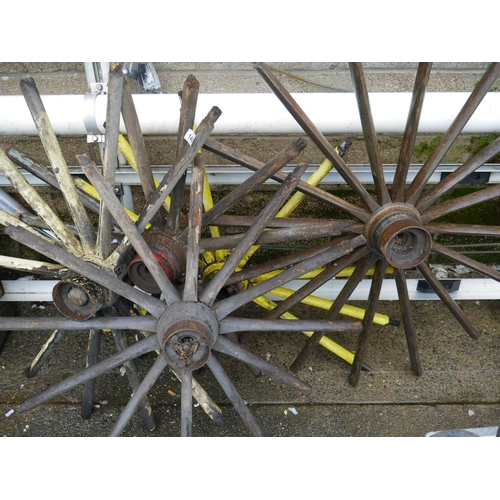 148 - LOT OF CART WHEEL CENTRES