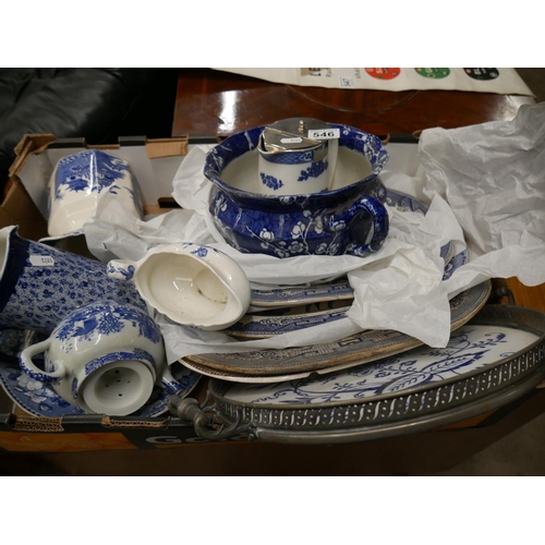 546 - LOT OF BLUE & WHITE CERAMICS