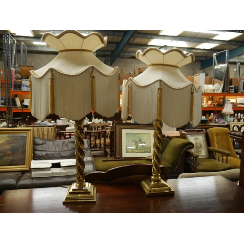 561 - PAIR OF BRASS TABLE LAMPS