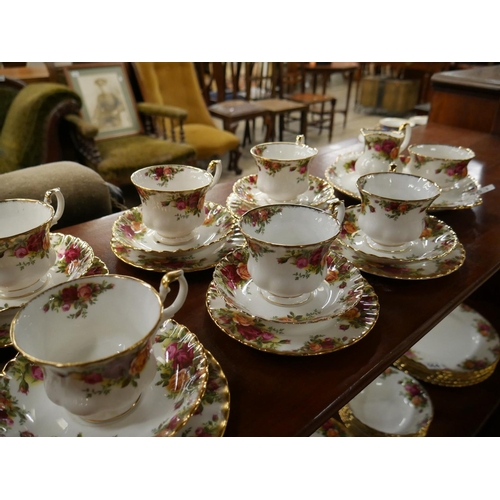 563 - OLD COUNTRY ROSE HALF TEA SET