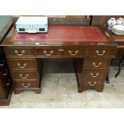 575 - TWIN PEDESTAL DESK