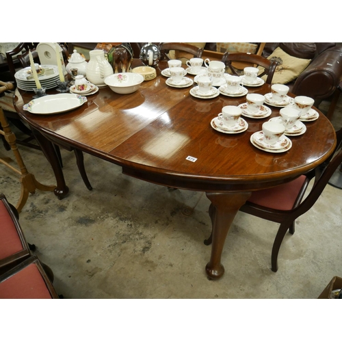 675 - MAHOGANY DINING TABLE