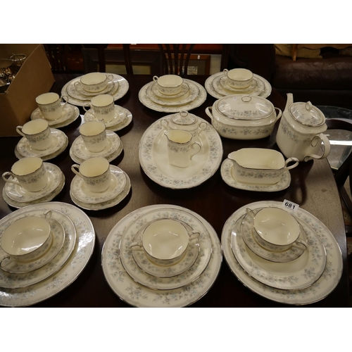 681 - NORITAKE DINNER & TEA SERVICE