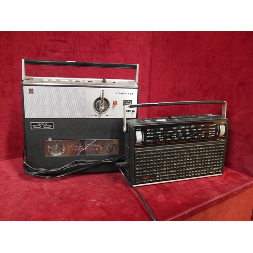 136 - 2 RADIOS