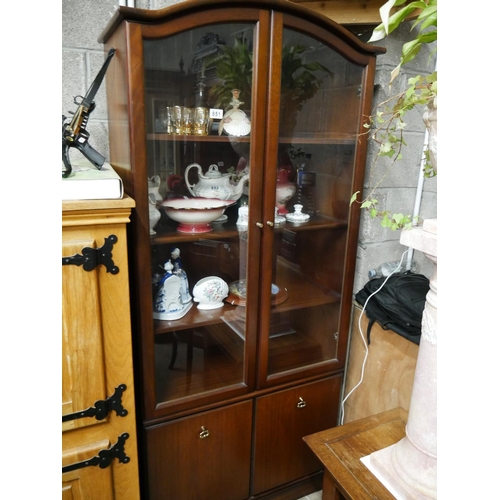 851 - DISPLAY CABINET