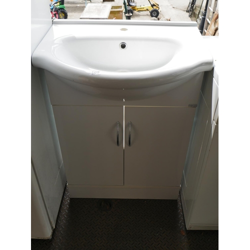 109 - SINK & VANITY UNIT