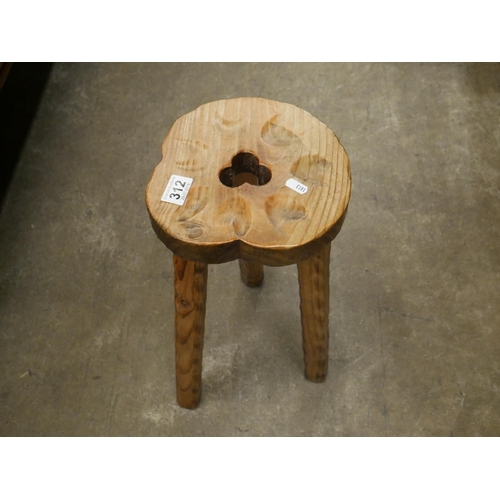 312 - SHAMROCK STOOL