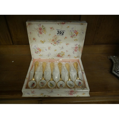 392 - BOXED DECORATIVE TEASPOONS