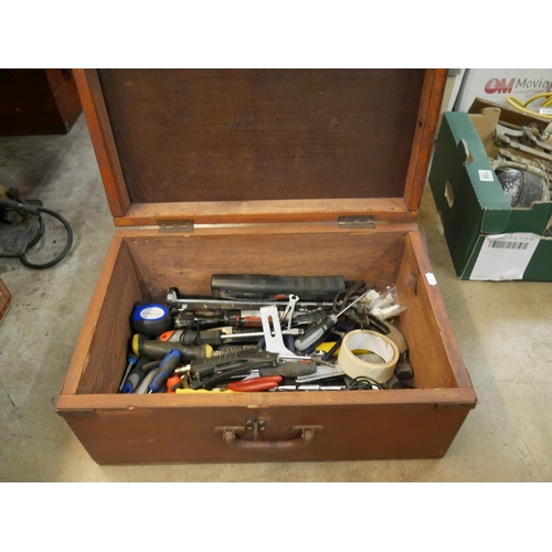 273 - WOODEN TOOL BOX & CONTENTS