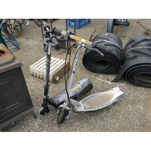 31 - 2 RAZOR SCOOTERS (NO CHARGERS)