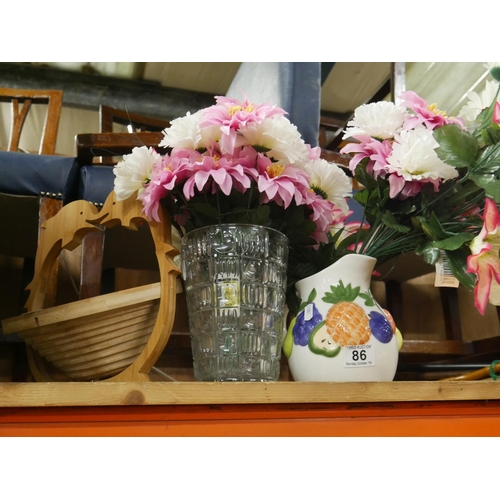 86 - 2 VASES PLUS WOODEN BASKET