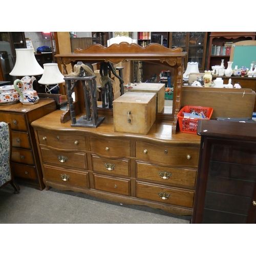 859 - OAK DRESSING TABLE