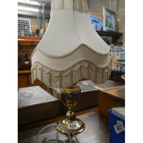 920 - TABLE LAMP