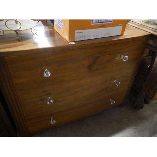 924 - CHEST OF DRAWERS