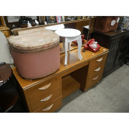 934 - TEAK DRESSING TABLE