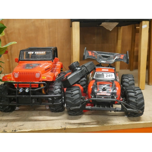 249 - 2 REMOTE CONTROL CARS