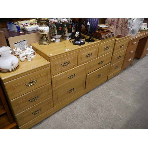 820 - CHEST OF DRAWERS & 2 LOCKERS