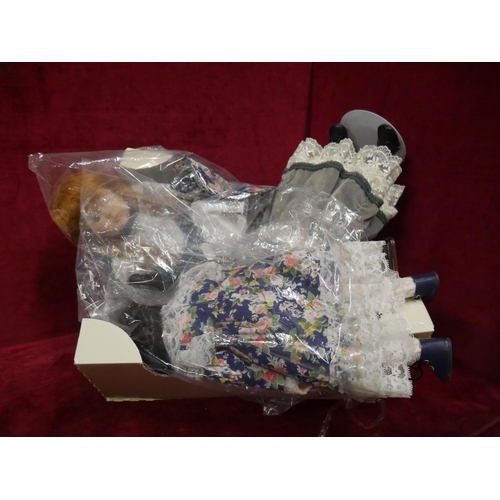 120 - LOT OF DOLLS