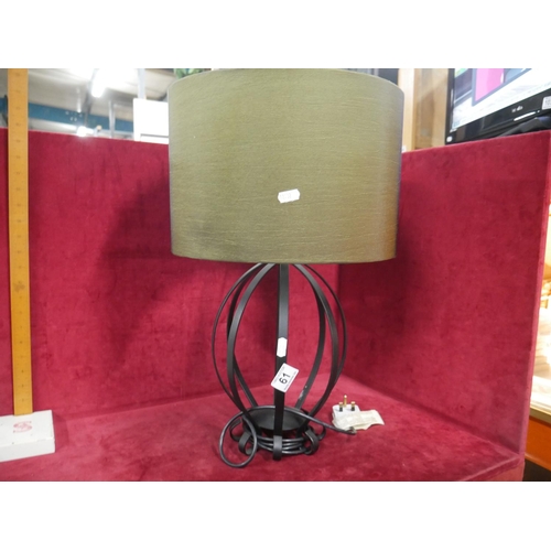 61 - TABLE LAMP