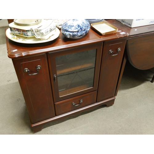 782 - MAHOGANY CABINET