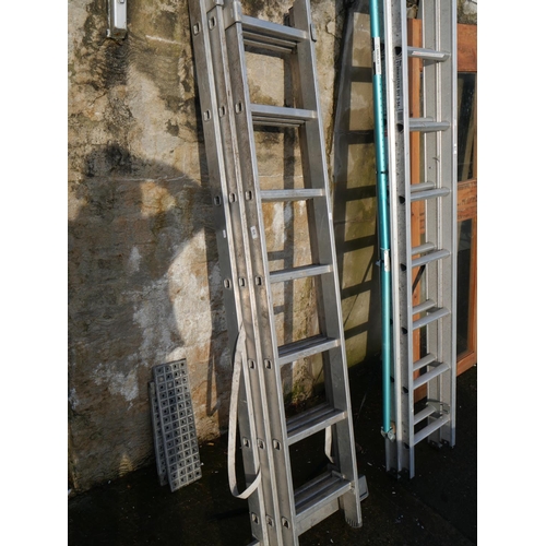 66 - TRIPLE ALUMINIUM LADDER