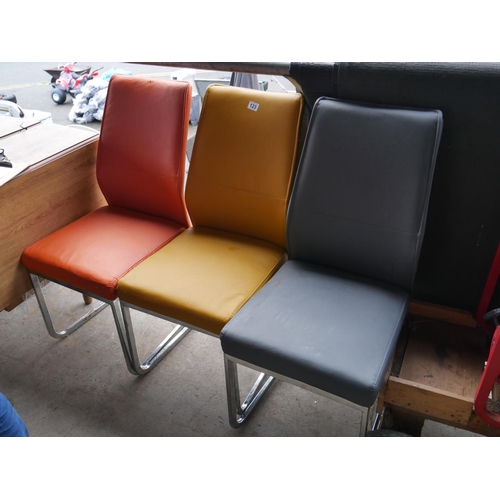 123 - 3 OFFICE CHAIRS