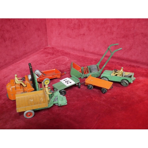 291 - 7 DINKY TOYS