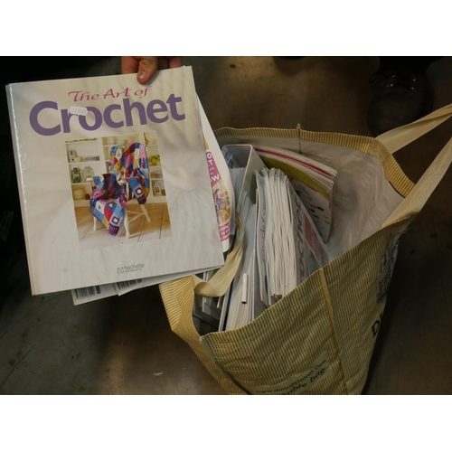 97 - LOT OF CROCHET MAGAZINES