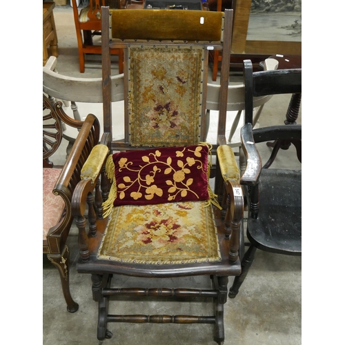 547 - AMERICAN ROCKING CHAIR