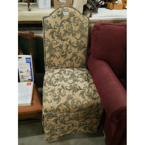 589 - UPHOLSTERED CHAIR