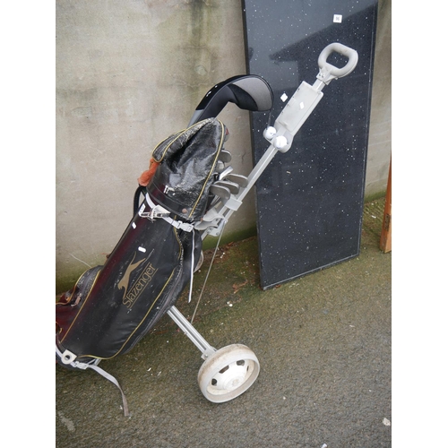 112 - GOLF TROLLEY & CLUBS