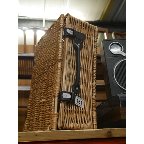 161 - PICNIC HAMPER